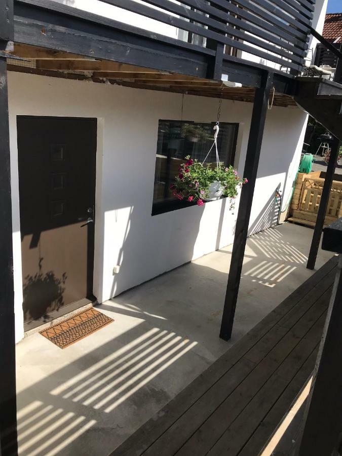 Lagenhet I Villa Pa Fornudden Tyreso 외부 사진