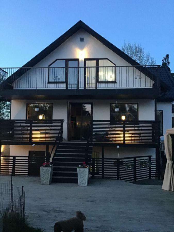 Lagenhet I Villa Pa Fornudden Tyreso 외부 사진