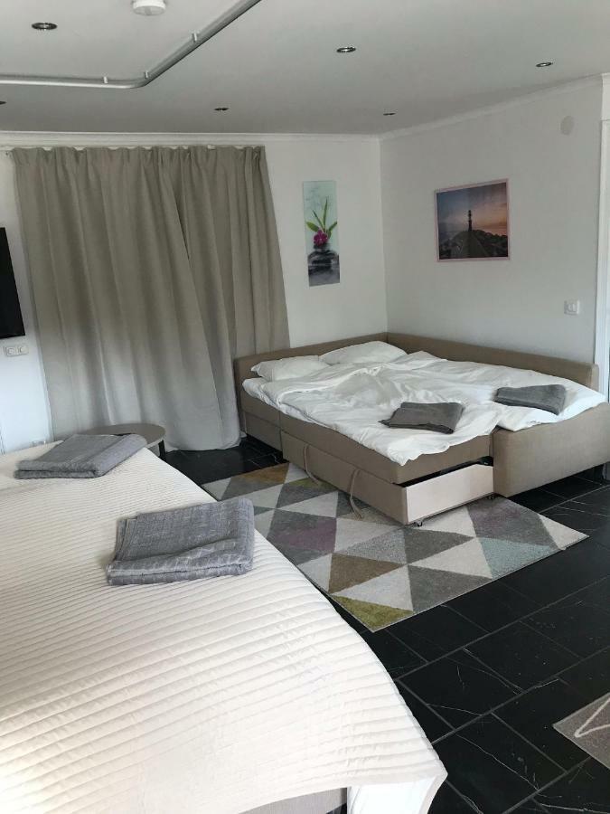 Lagenhet I Villa Pa Fornudden Tyreso 외부 사진