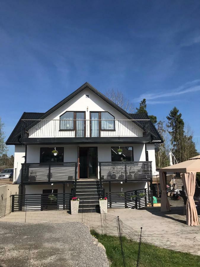 Lagenhet I Villa Pa Fornudden Tyreso 외부 사진