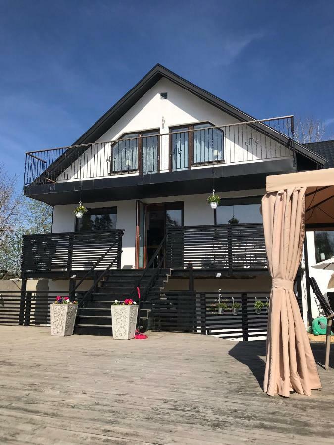 Lagenhet I Villa Pa Fornudden Tyreso 외부 사진