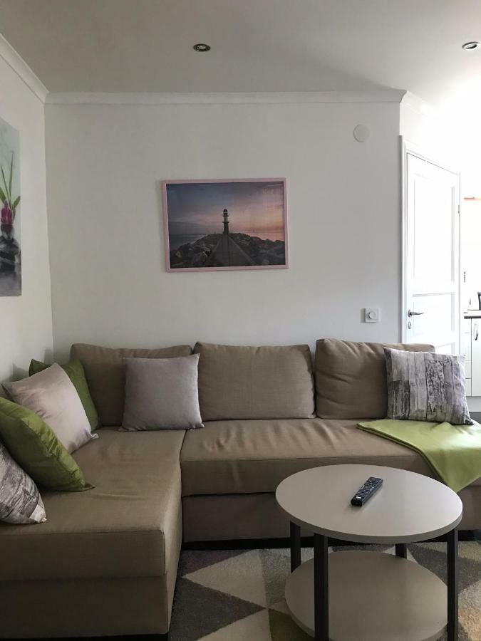 Lagenhet I Villa Pa Fornudden Tyreso 외부 사진