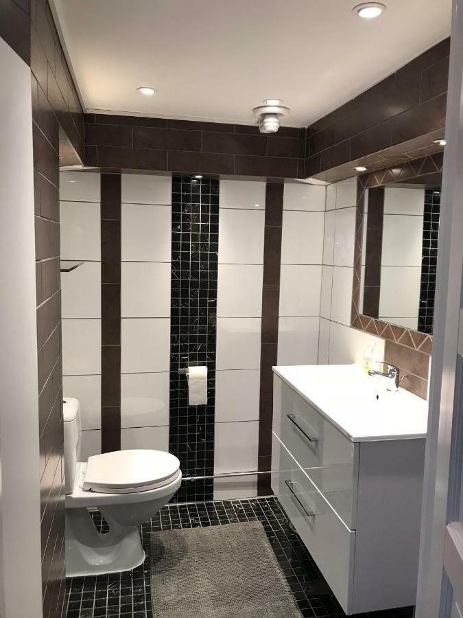 Lagenhet I Villa Pa Fornudden Tyreso 외부 사진